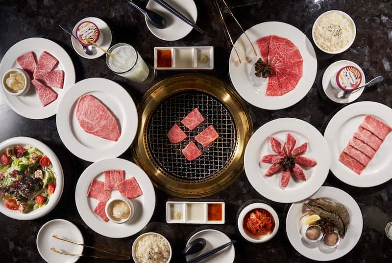 屋馬燒肉與蒲草吸管