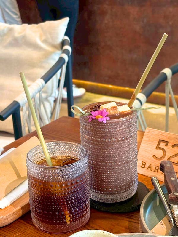 蒲草吸管與飲料